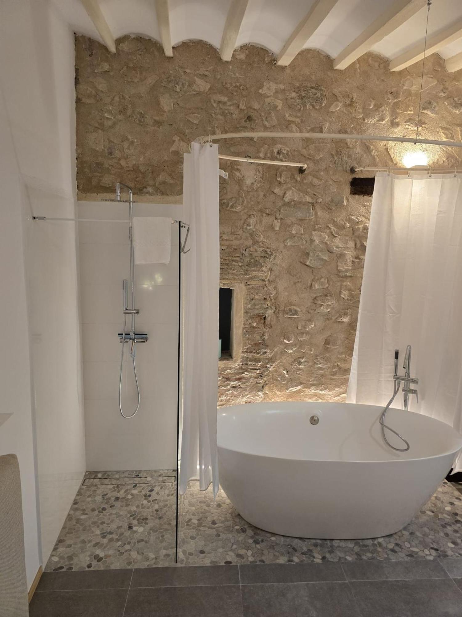 Suite Independiente De 45 M2 Con Banera En Pleno Casco Viejo Алтеа Екстер'єр фото