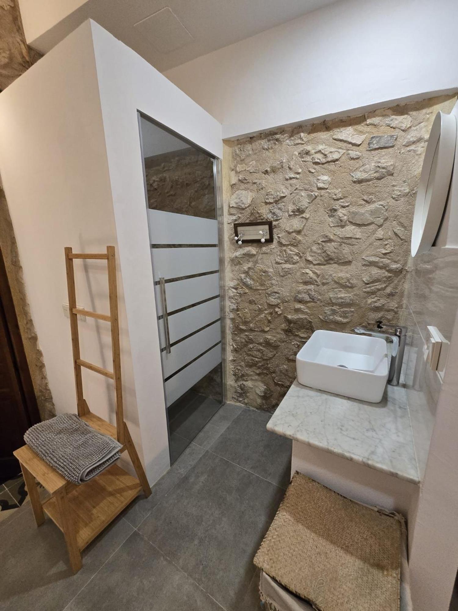 Suite Independiente De 45 M2 Con Banera En Pleno Casco Viejo Алтеа Екстер'єр фото
